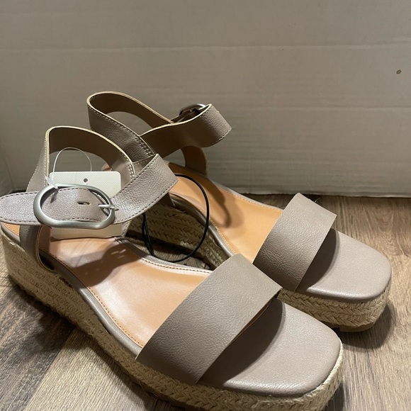 New women’s  a.n.a Sandles size 11 - Picture 2 of 7